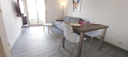 Studio Cosy proche Carlone, balcon