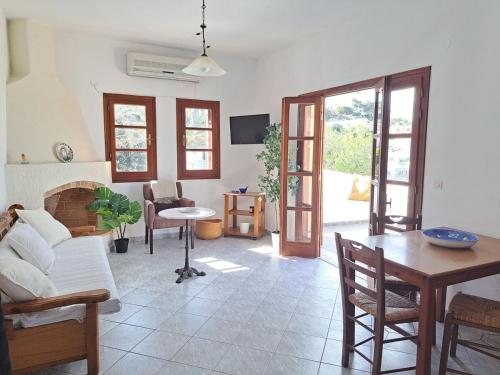 TV a/nebo společenská místnost v ubytování Villa Mary Stella Platanos, Leros
