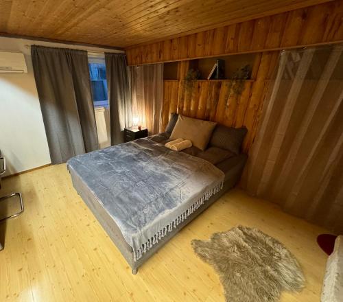 Postel nebo postele na pokoji v ubytování Just Like Home Spa & Apartment with private pool