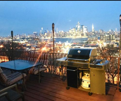 Φωτογραφία από το άλμπουμ του Mega Trade Stunning View - APT 3-4 Combination σε Union City