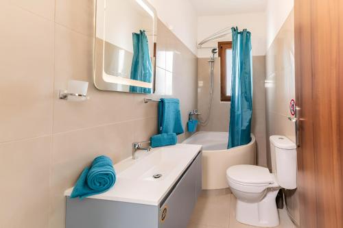 Ένα μπάνιο στο Ciel Blue Villas