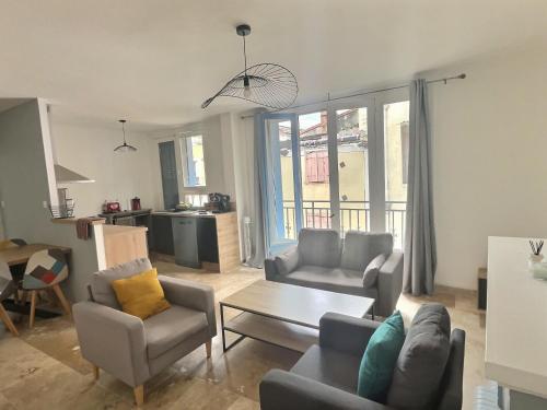 T4 de Standing au Centre de Carcassonne - Confort et Authenticité