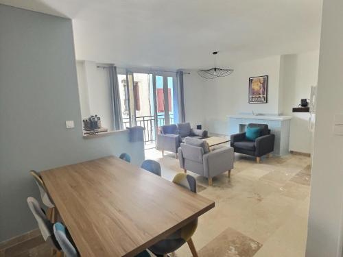 Photo de la galerie de l'établissement T4 de Standing au Centre de Carcassonne - Confort et Authenticité, à Carcassonne