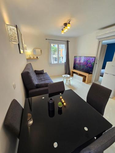 L'Alphonse l Near the Port l Shellter Rentals