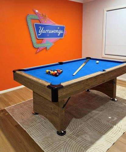 Mesa de billar en Yarrawonga by Twin Palms