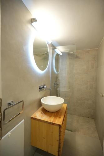 Cozy Exarcheia, 1 BDRM central Apartment