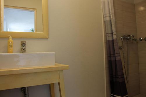 Ένα μπάνιο στο Apartment & Studio Mali Bulo