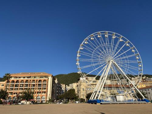 2 pièces Place Miot, côté cours