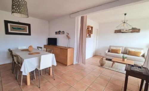 Khu vực ghế ngồi tại Maison de vacances sur le Bassin Ares