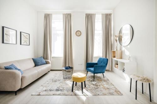 Bright and Cozy Urban Getaway