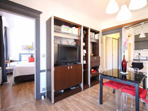 Appartement T2 avec wifi à La Bourboule, proche thermes, jusqu'à 4 personnes - FR-1-608-285