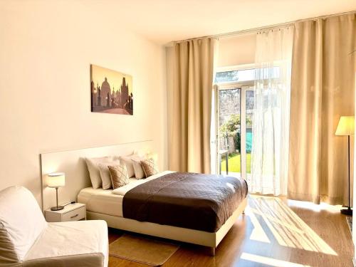 Postel nebo postele na pokoji v ubytování Maria Apartments - Free Parking