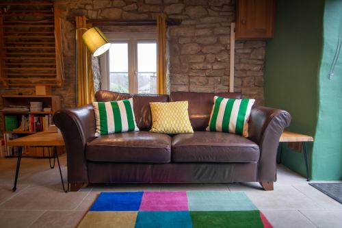 Ruang duduk di Nagshead Cottage - Dog-friendly retreat on the cycle trail