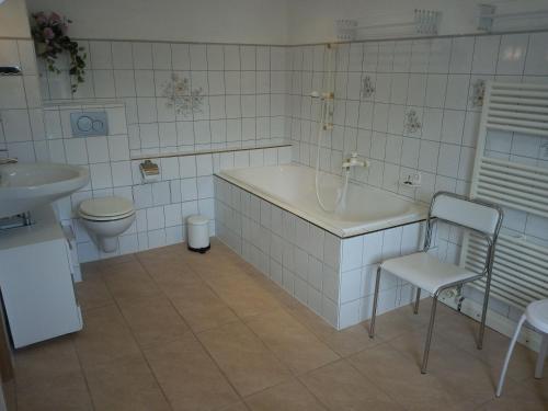 Koupelna v ubytování Wohnung In Hänichen Mit Garten