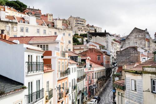Lisbon Castle-View Penthouse Duplex wAC