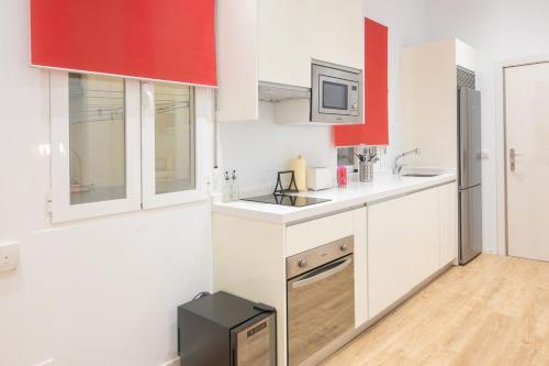 Modern, temporary, and practical apartment in Chamberí VAR120
