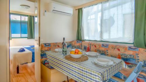 Area soggiorno di Sereno Camping Holiday
