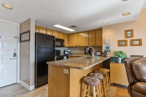 Køkken eller tekøkken på Cobbly Nob Cove #105