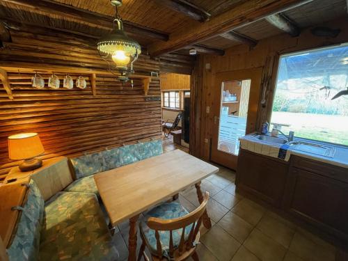 Χώρος καθιστικού στο Urige Blockhütte direkt am Waldrand