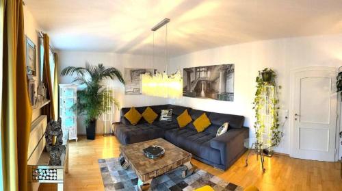 Haus Schmidhuber Ferienwohnung 2 mit Balkon und Bergblick