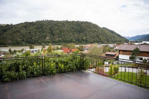 a balcony with a view of a mountain at Bed and Breakfast Petra Huber in Vichtenstein