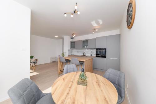 Central Vibes by Belmont Realty