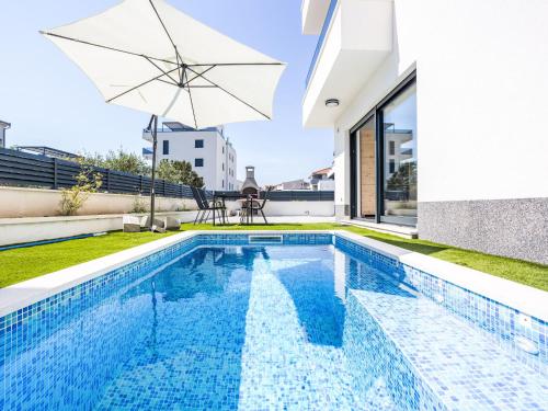 Apartment Sunny Pool by Interhome