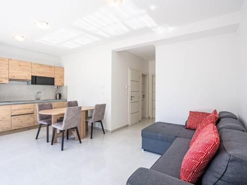Apartment Sunny Pool by Interhome