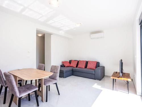 Apartment Sunny Pool by Interhome
