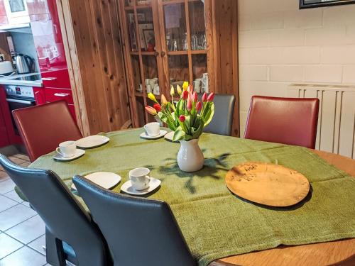 Kuchyň nebo kuchyňský kout v ubytování Holiday Home Ixi by Interhome
