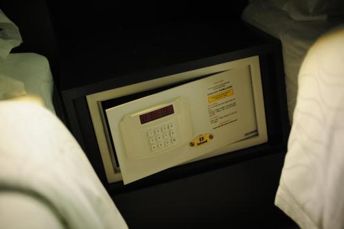 クアラルンプールにあるル アップル ブティック ホテル ブキット ビンタンの小型電子レンジ(車内)