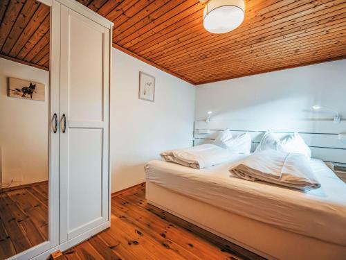 Apartment Ebenberghof mit Terrasse by Interhome