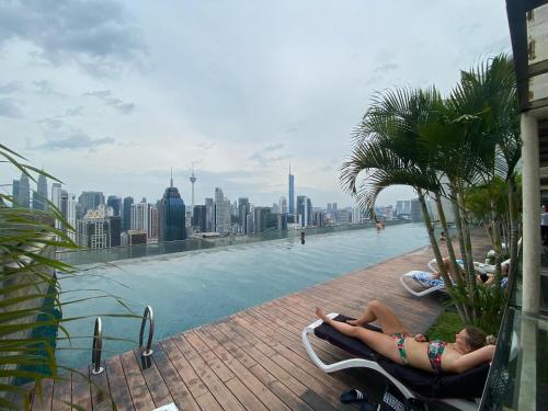 Gallery image of Elevated Horizons Hostel & Infinity Suites Skypool in Kuala Lumpur