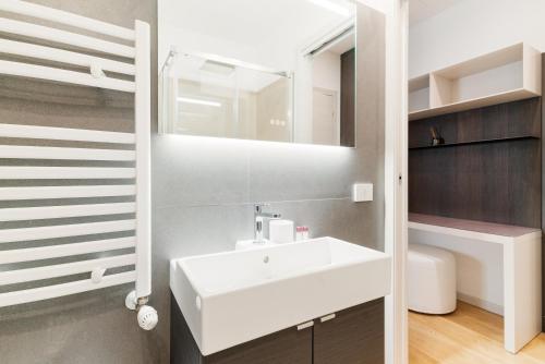 GuestHost - Stazione Centrale Sleek Apartment