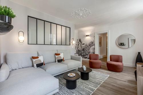 43#Opera # Grand Boulevards # 4BedRooms # Paris 02 # AC