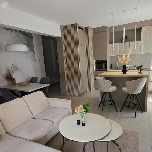 Penthouse Sanchi-Bossa Residence Zagreb with parking