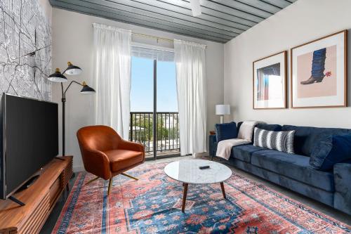 Μια τηλεόραση ή/και κέντρο ψυχαγωγίας στο Lodgeur Midtown, Houston - close to Downtown & Texas Medical Center