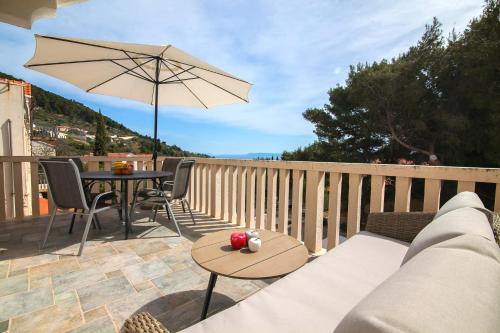 Balkón alebo terasa v ubytovaní Helvetia Sunny Apartments