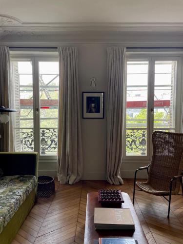 L'Atelier 35 with view of Montmartre