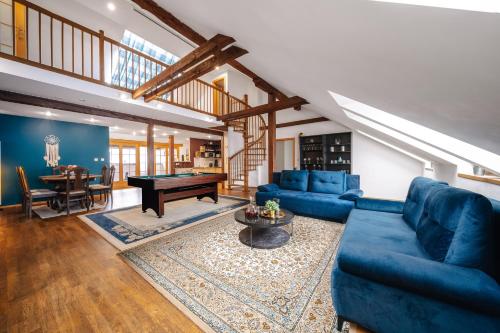 4 Bedroom Duplex - Home Cinema - Billiard