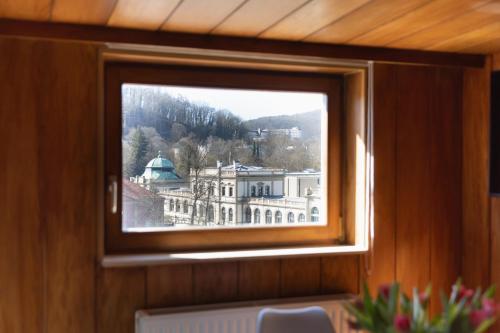 Afbeelding uit fotogalerij van Boutique-Hotel Weisses Haus Art in Bad Kissingen