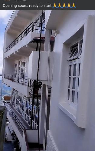 Hotel Mamta ilamにあるバルコニーまたはテラス