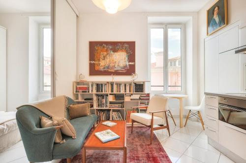 LA LIBRARY - Luminous apartment in city center - Close to sea