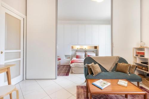 Photo de la galerie de l'établissement LA LIBRARY - Luminous apartment in city center - Close to sea, à Menton