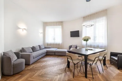Cool and Big Central Apartment Duomo - White photo 1