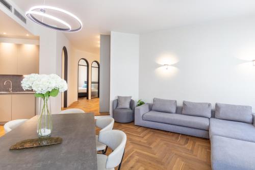 Cool and Big Central Apartment Duomo - White photo 17