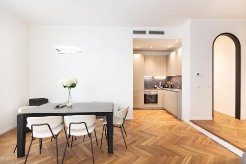 Cool and Big Central Apartment Duomo - White photo 10