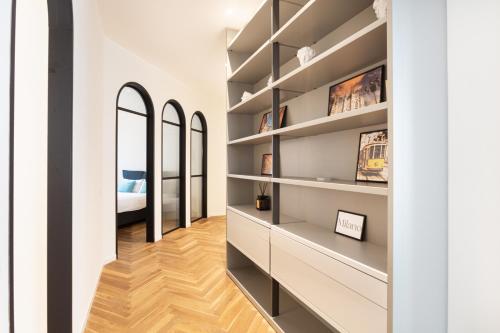 Cool and Big Central Apartment Duomo - White photo 12
