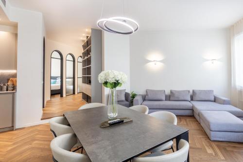 Cool and Big Central Apartment Duomo - White photo 16