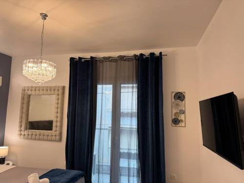 Modern Athens Apartment - Close to Metro